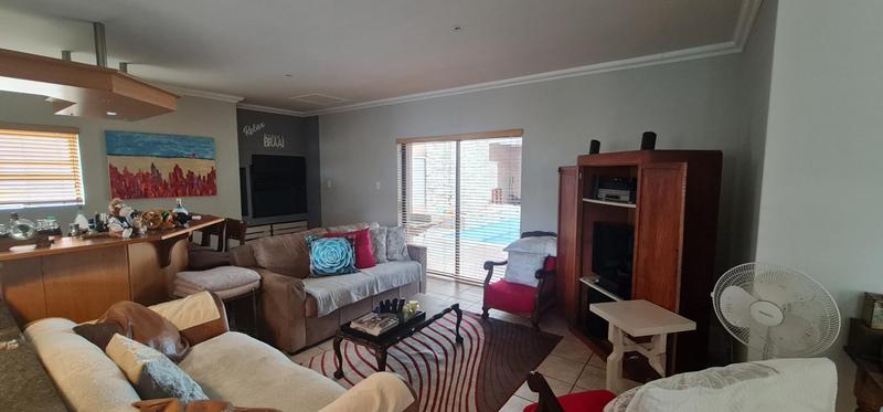 5 Bedroom Property for Sale in Myburgh Park Western Cape